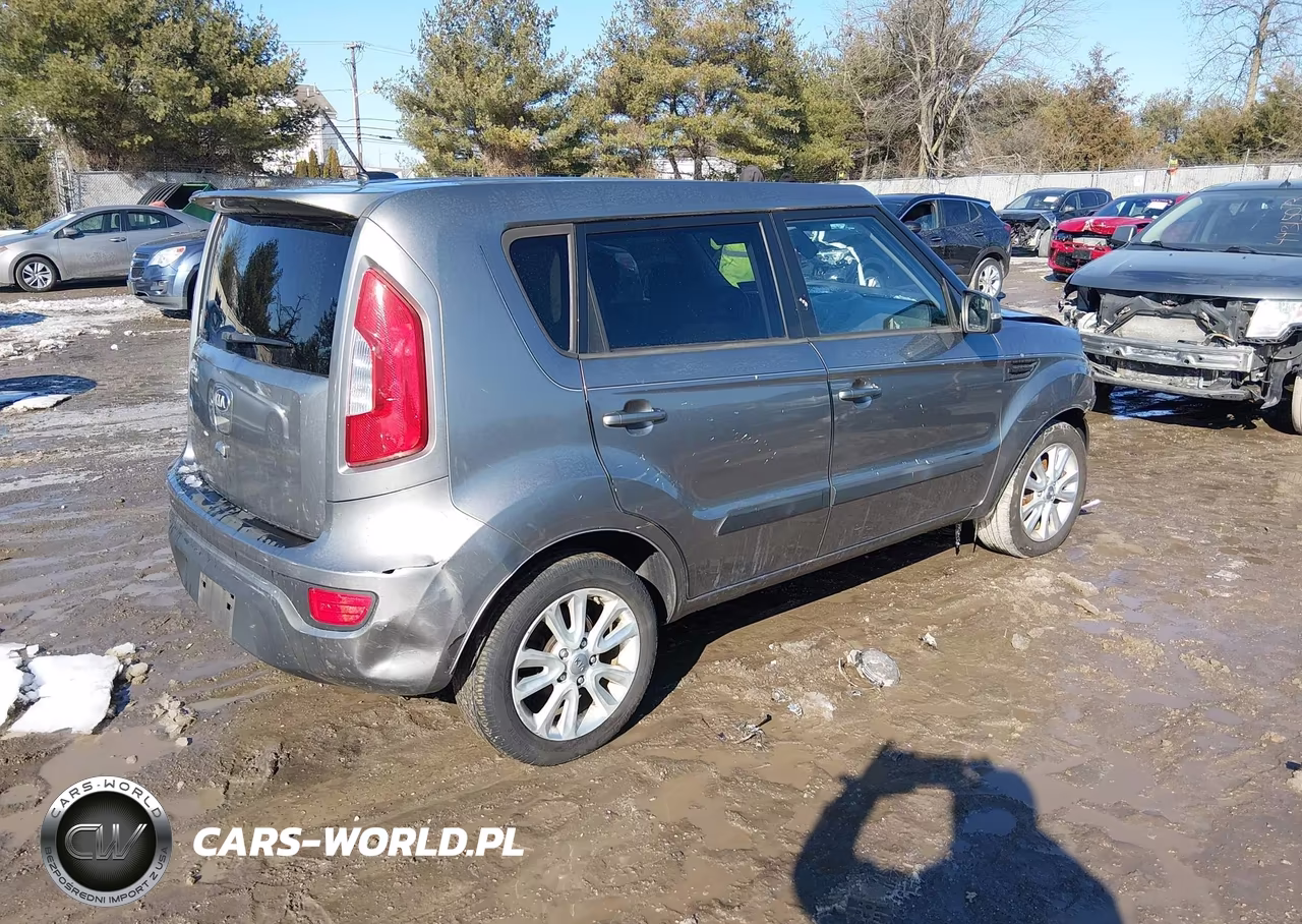 2013 Kia Soul + VIN:KNDJT2A63D7609655 - 4