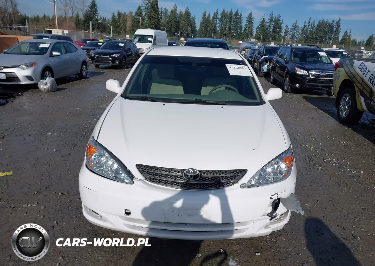 2002 Toyota Camry Xle V6 VIN:JTDBF30K020013702 - 12