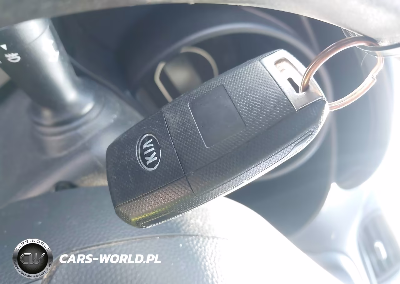2016 Kia Soul + VIN:KNDJP3A53G7825740 - 11