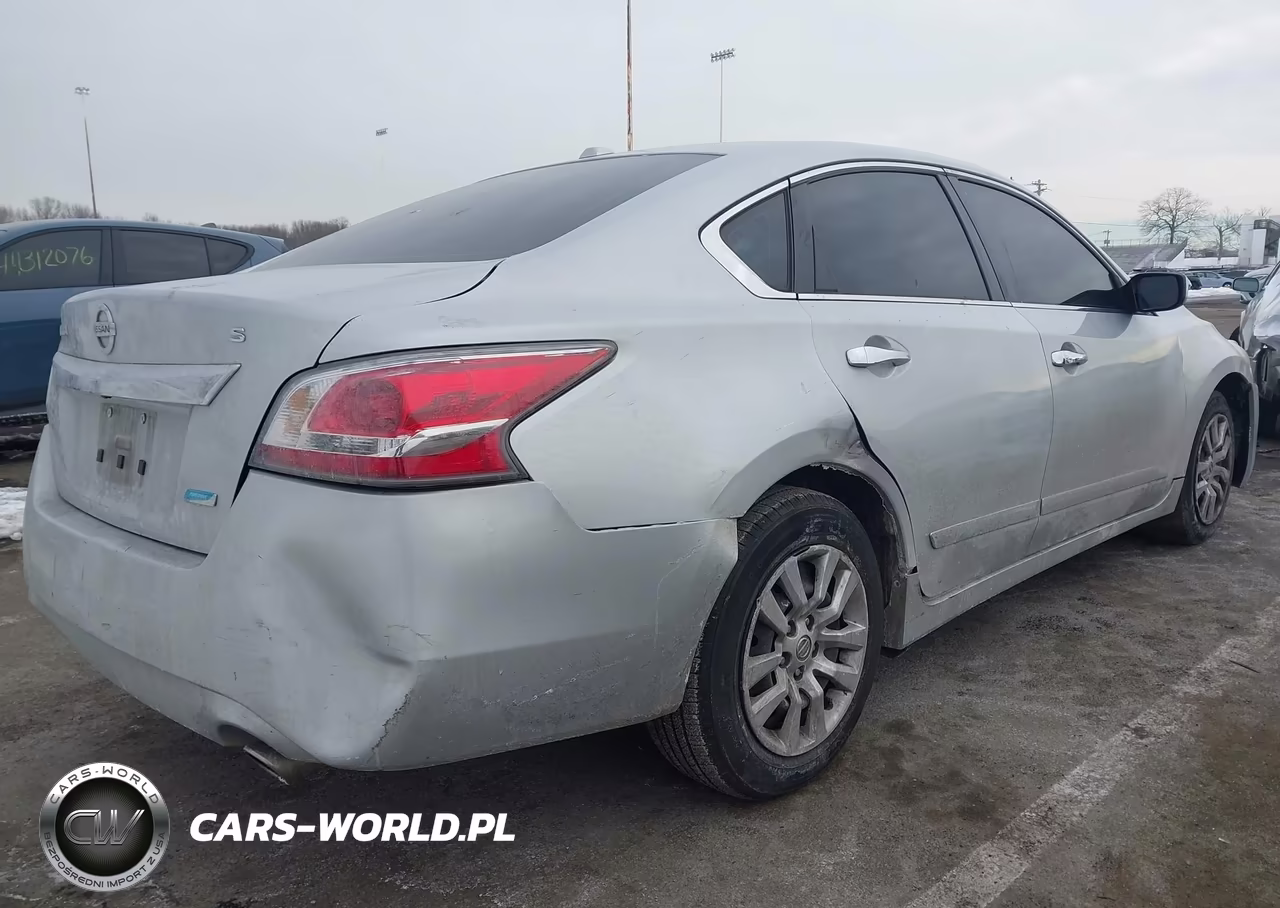 2014 Nissan Altima 2.5 S VIN:1N4AL3AP5EN387881 - 4