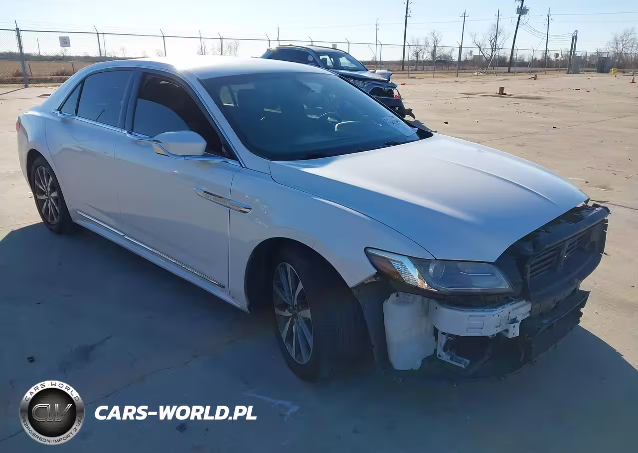 2017 Lincoln Continental Premiere