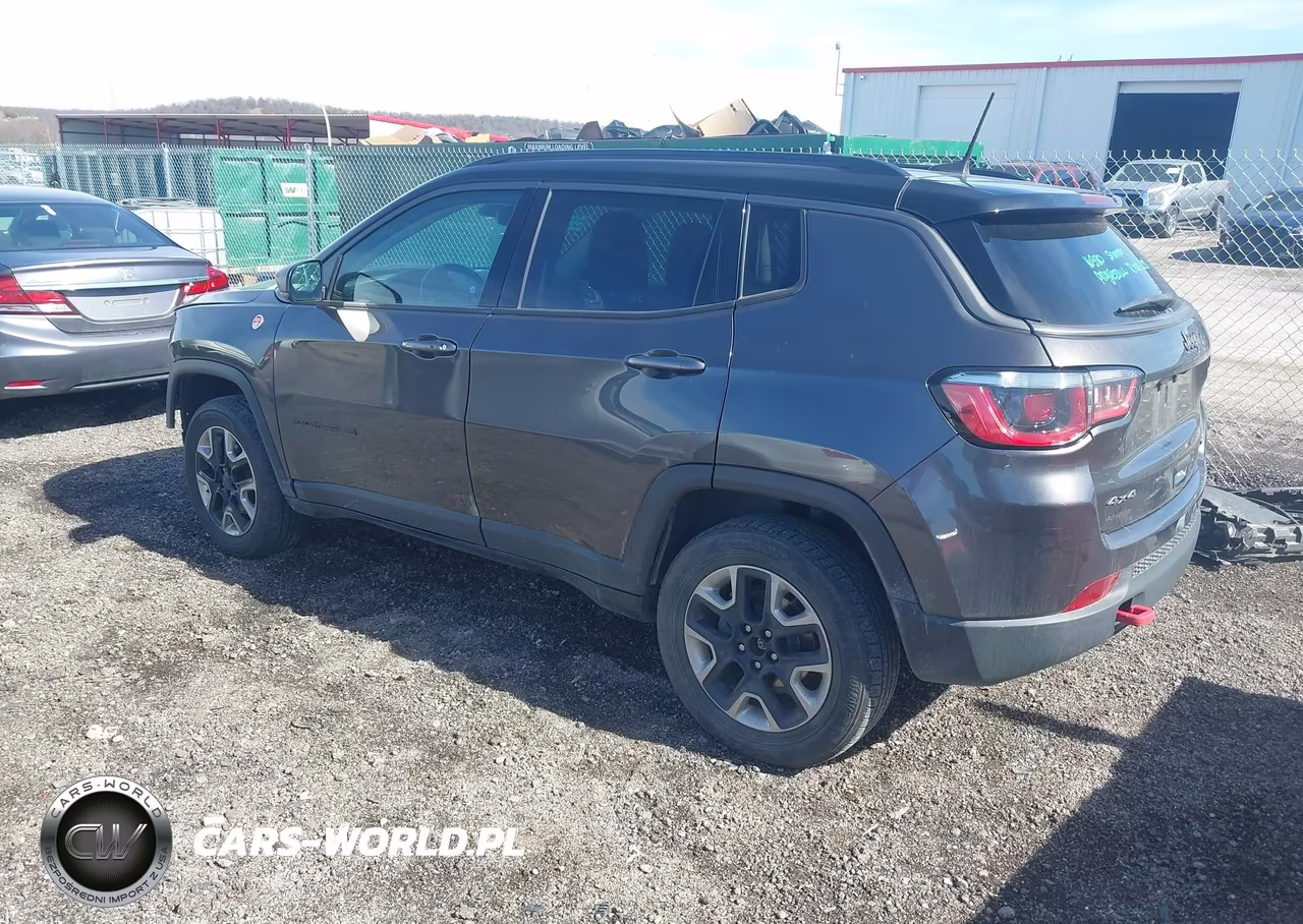 2018 Jeep Compass Trailhawk 4X4 VIN:3C4NJDDB7JT450836 - 3