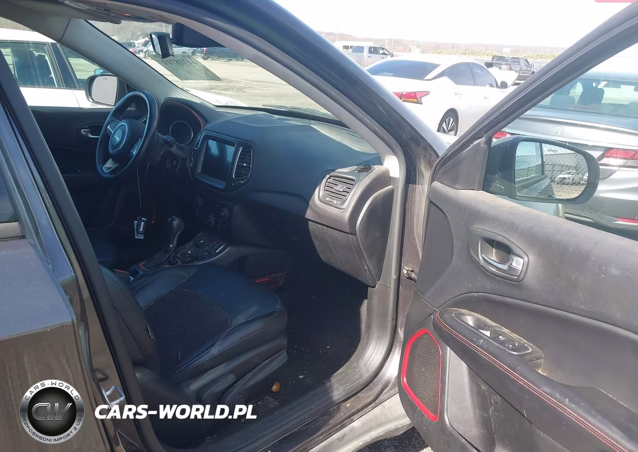 2018 Jeep Compass Trailhawk 4X4 VIN:3C4NJDDB7JT450836 - 5