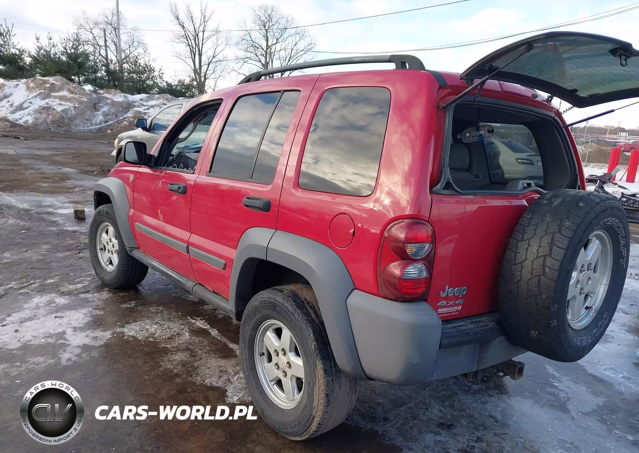 2005 Jeep Liberty Sport VIN:1J4GL48K55W609232 - 3