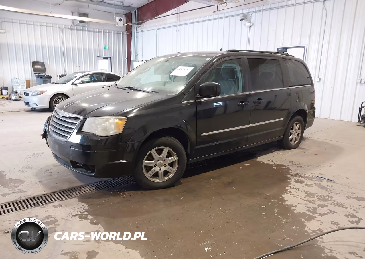 2010 Chrysler Town & Country Touring VIN:2A4RR5D15AR271957 - 2