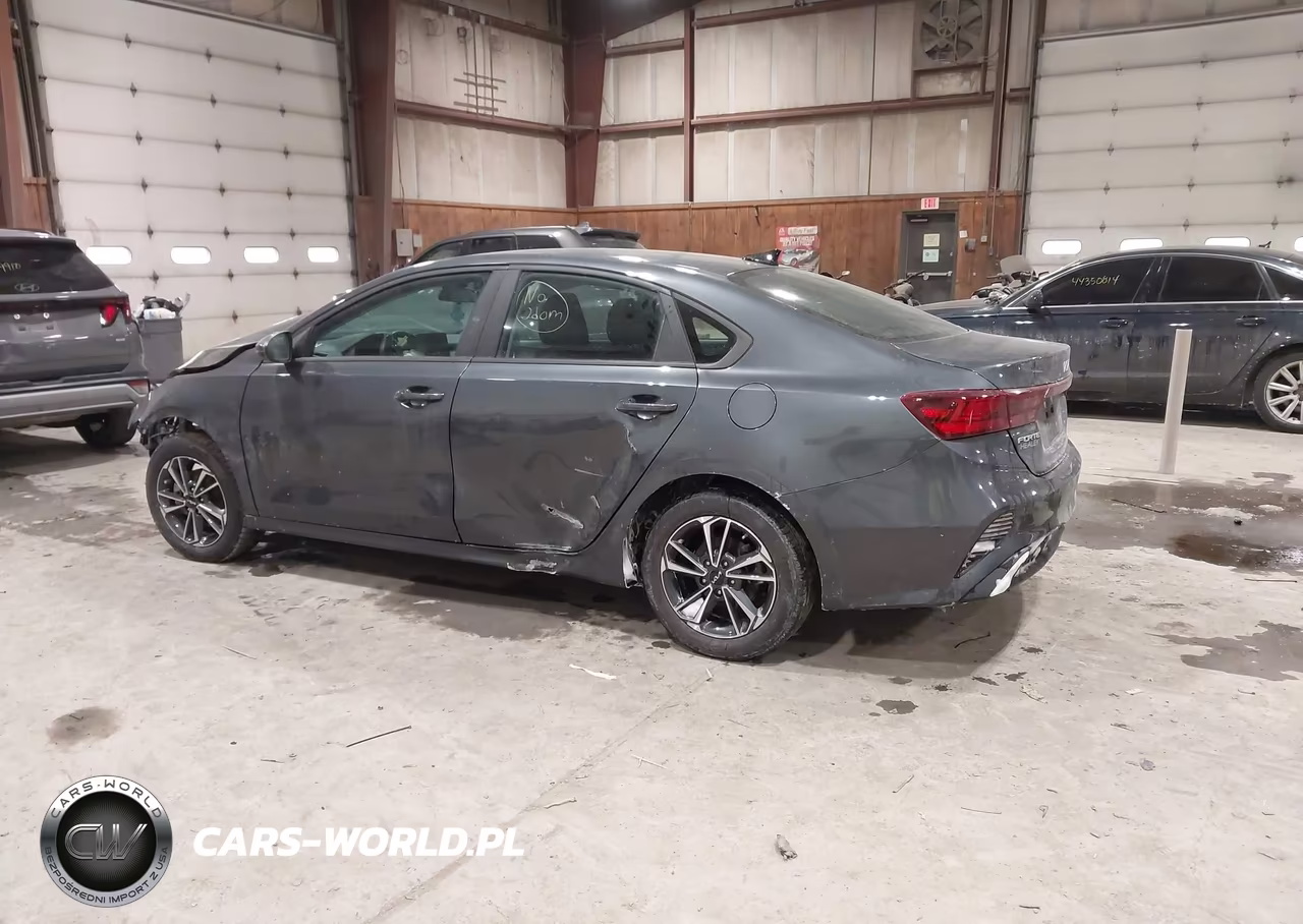 2024 Kia Forte Lxs VIN:3KPF24AD5RE699756 - 3