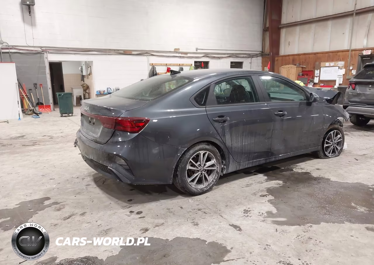 2024 Kia Forte Lxs VIN:3KPF24AD5RE699756 - 4