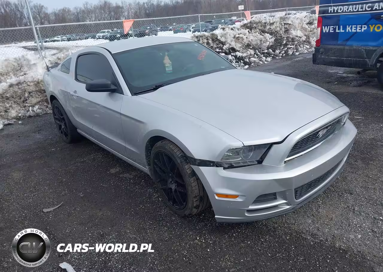 2014 Ford Mustang V6