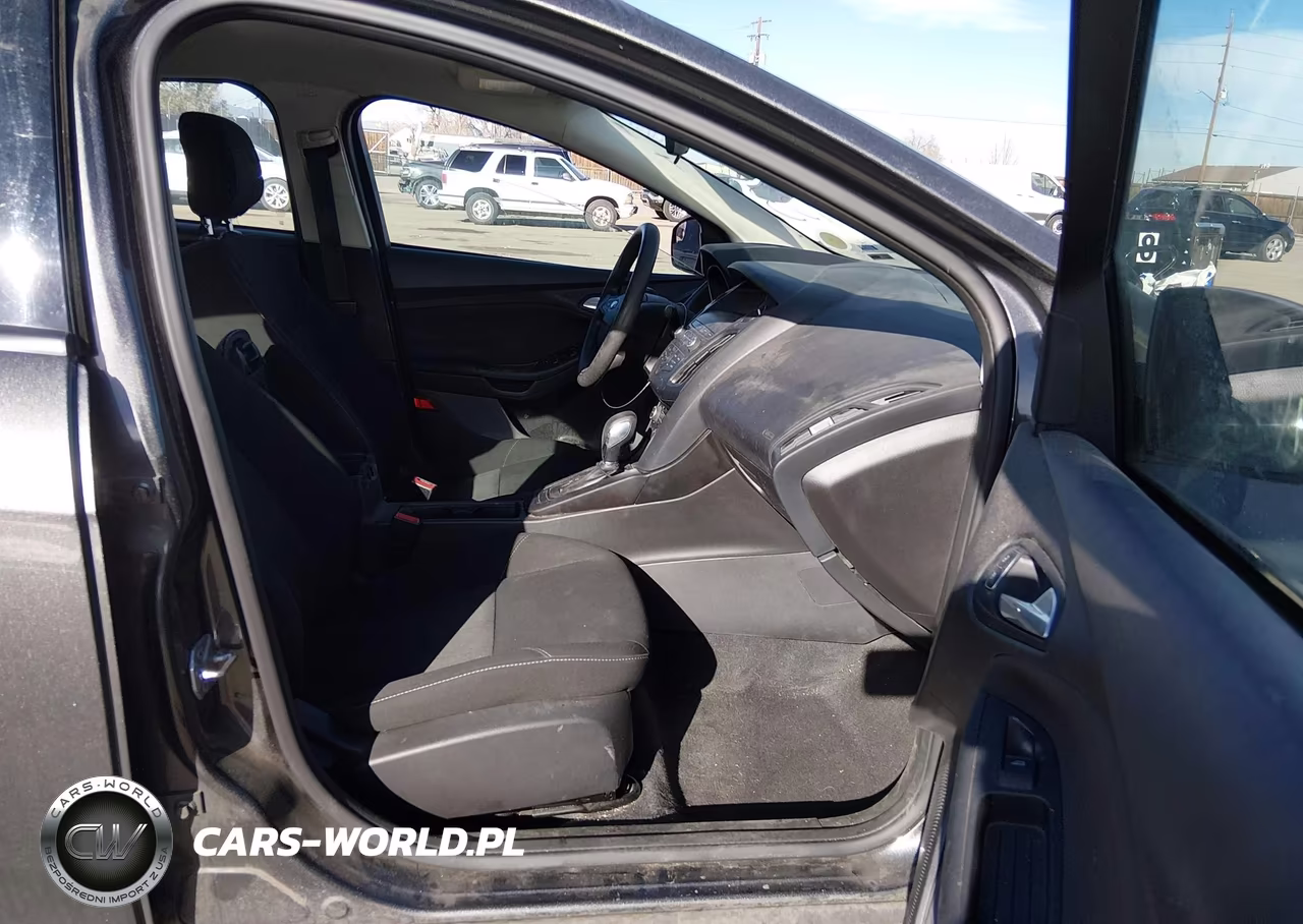 2018 Ford Focus Se VIN:1FADP3FE3JL322283 - 5