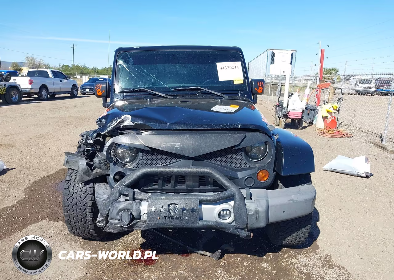 2013 Jeep Wrangler Unlimited Sahara VIN:1C4BJWEG0DL505054 - 13