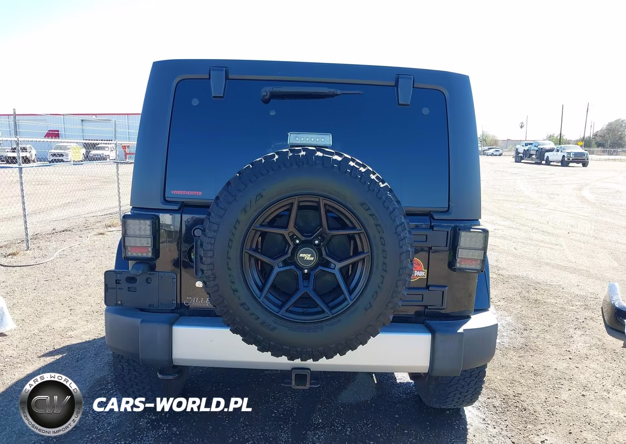 2013 Jeep Wrangler Unlimited Sahara VIN:1C4BJWEG0DL505054 - 17