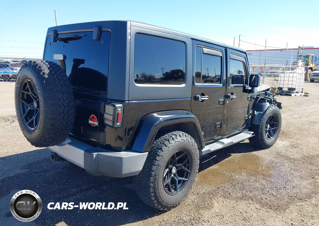 2013 Jeep Wrangler Unlimited Sahara VIN:1C4BJWEG0DL505054 - 4