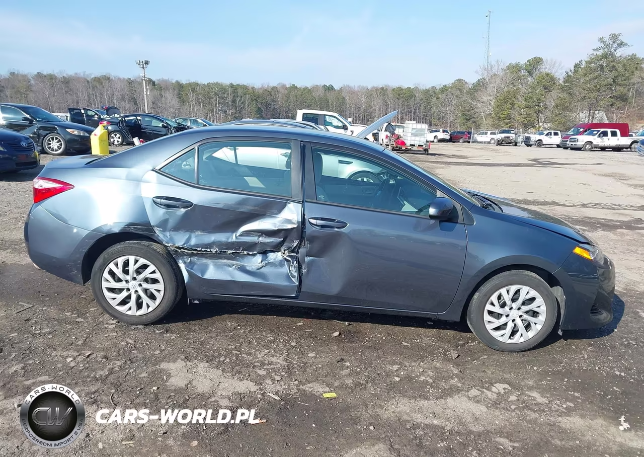 2017 Toyota Corolla Le VIN:2T1BURHEXHC781046 - 13