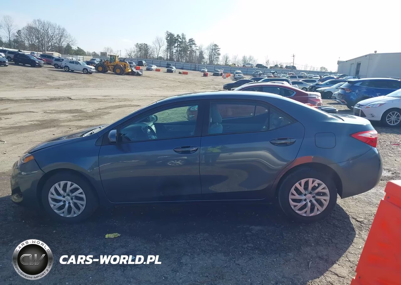 2017 Toyota Corolla Le VIN:2T1BURHEXHC781046 - 14