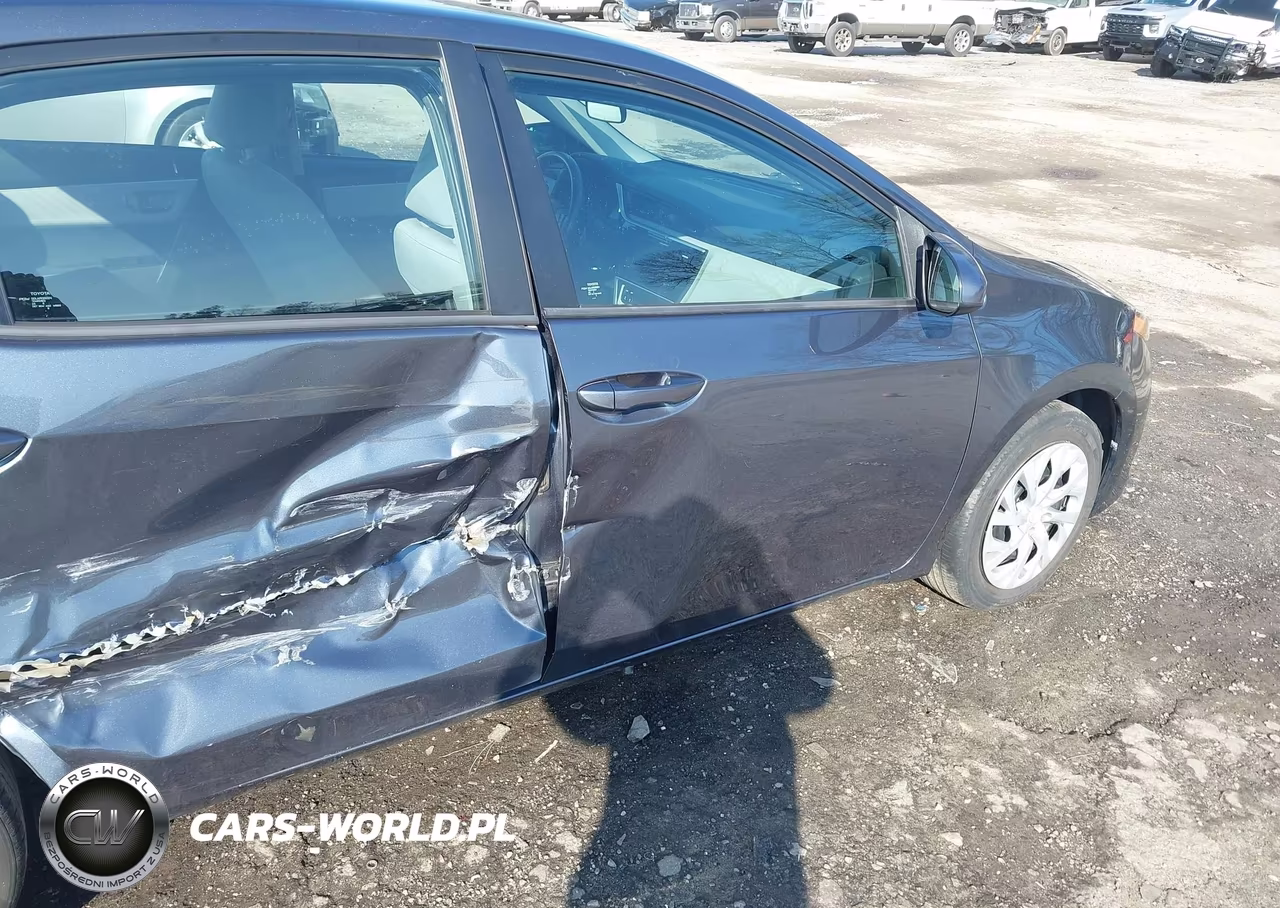 2017 Toyota Corolla Le VIN:2T1BURHEXHC781046 - 18