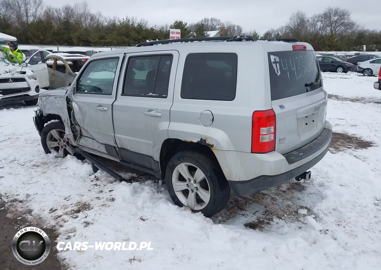 2012 Jeep Patriot Latitude VIN:1C4NJPFA7CD617260 - 3
