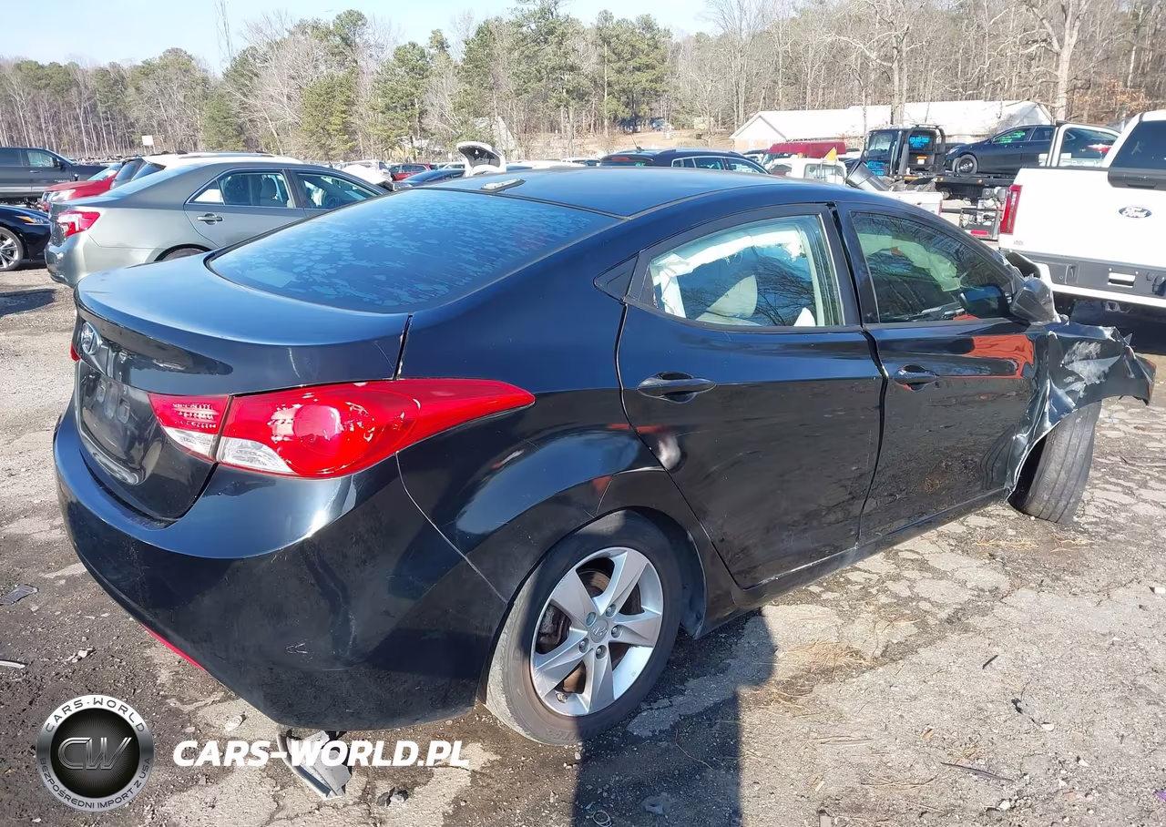2013 Hyundai Elantra Gls VIN:5NPDH4AE6DH230808 - 4
