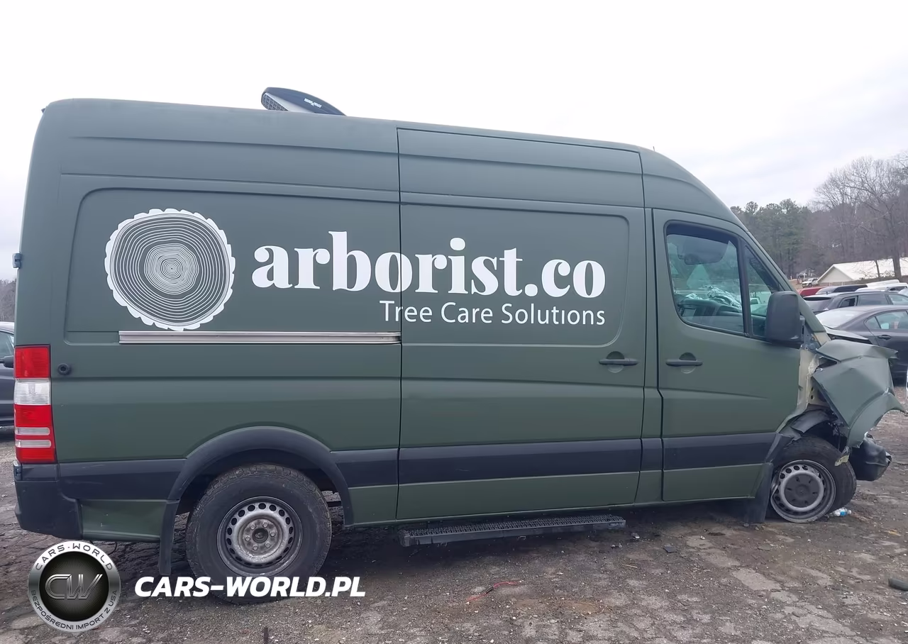 2018 Mercedes-Benz Sprinter 2500 Standard Roof V6 VIN:WD3PE7CD4JP625074 - 13