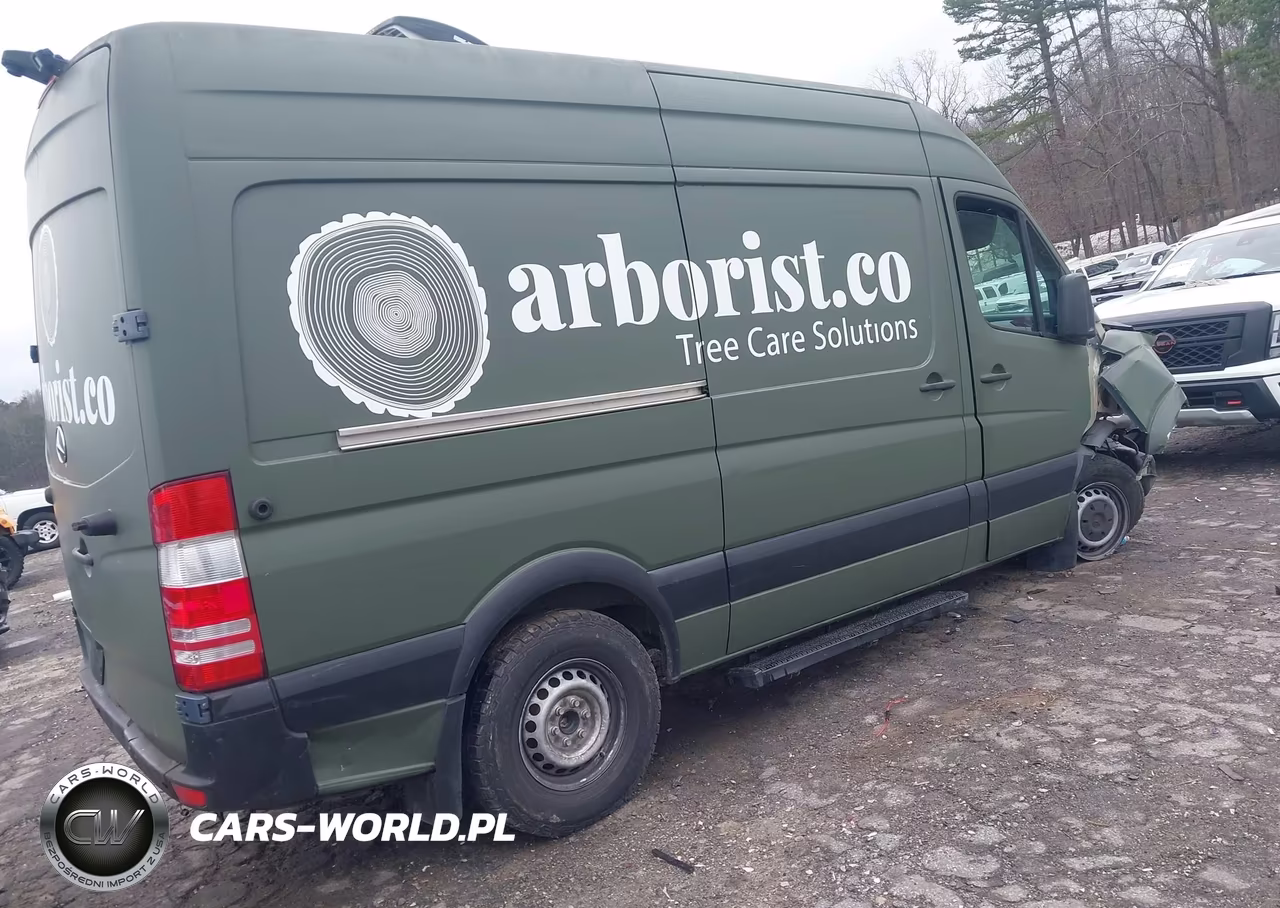 2018 Mercedes-Benz Sprinter 2500 Standard Roof V6 VIN:WD3PE7CD4JP625074 - 4