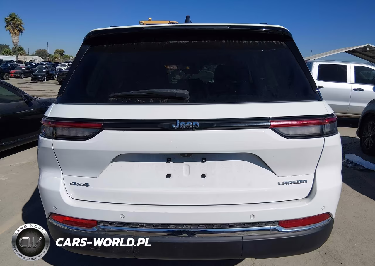 2023 Jeep Grand Cherokee Laredo 4X4 VIN:1C4RJHAG8PC570688 - 17