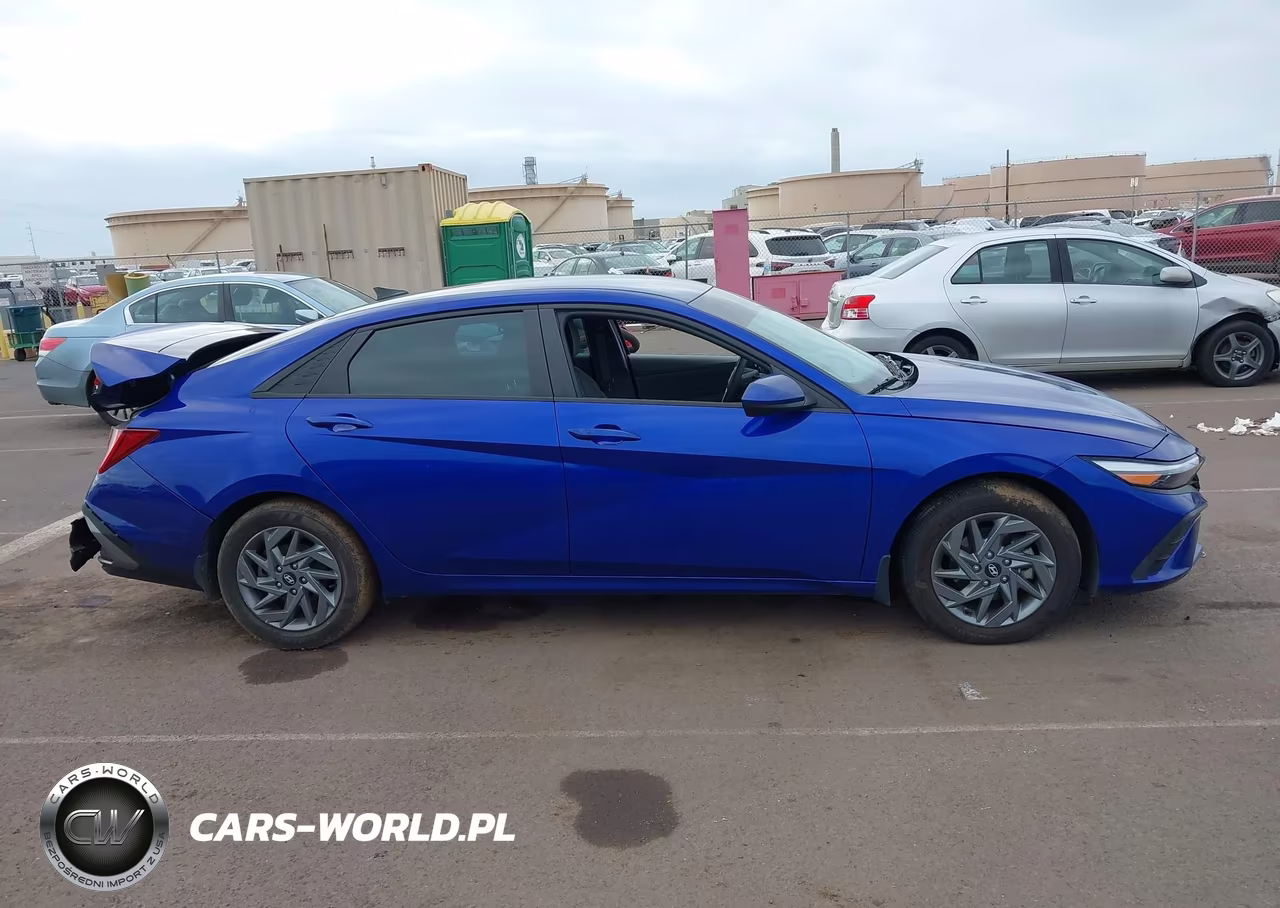 2024 Hyundai Elantra Hybrid Blue VIN:KMHLM4DJ8RU093928 - 13