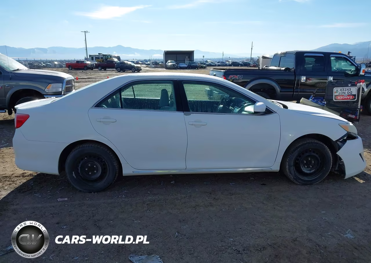 2014 Toyota Camry Le VIN:4T4BF1FK6ER374961 - 14