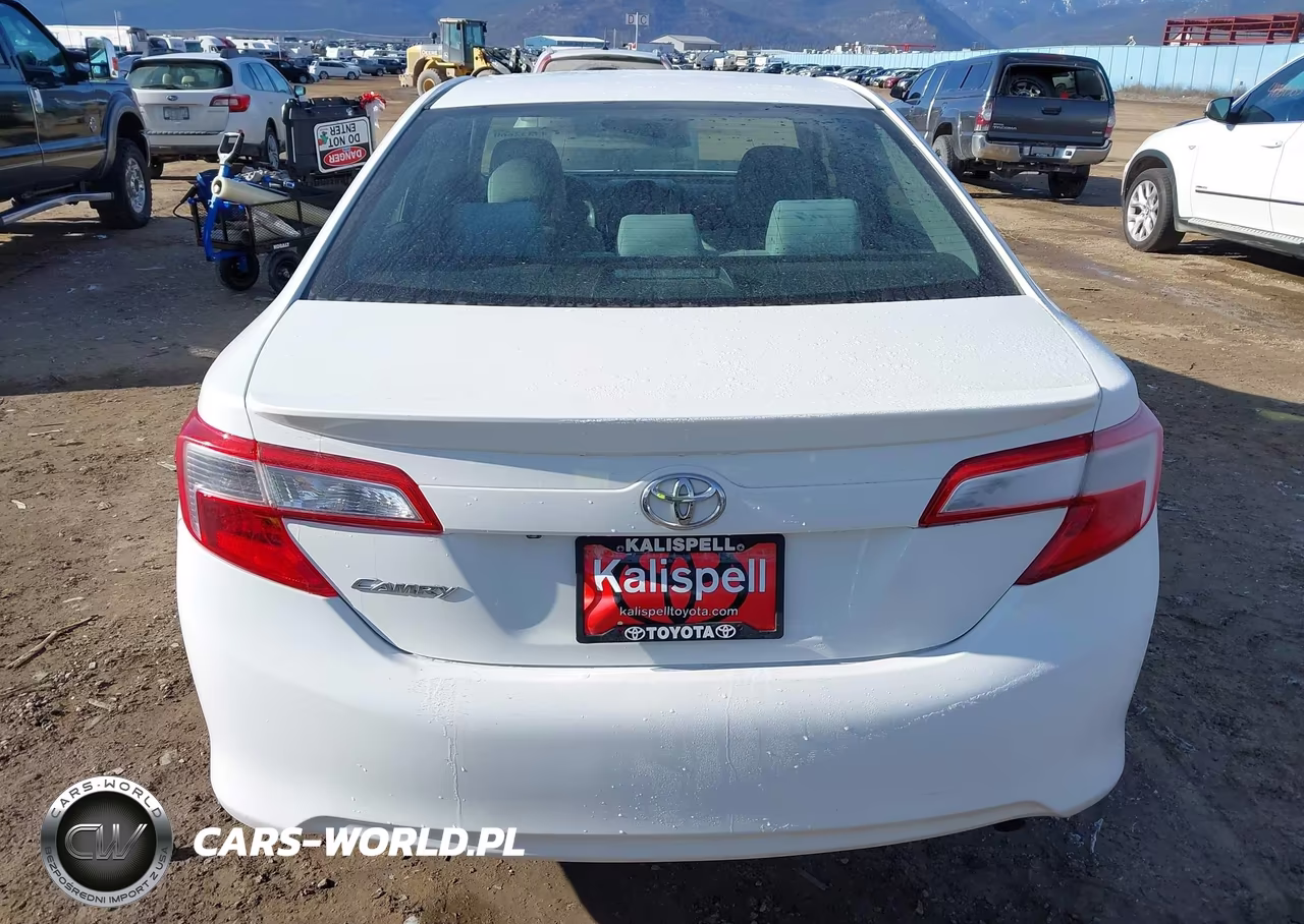2014 Toyota Camry Le VIN:4T4BF1FK6ER374961 - 17