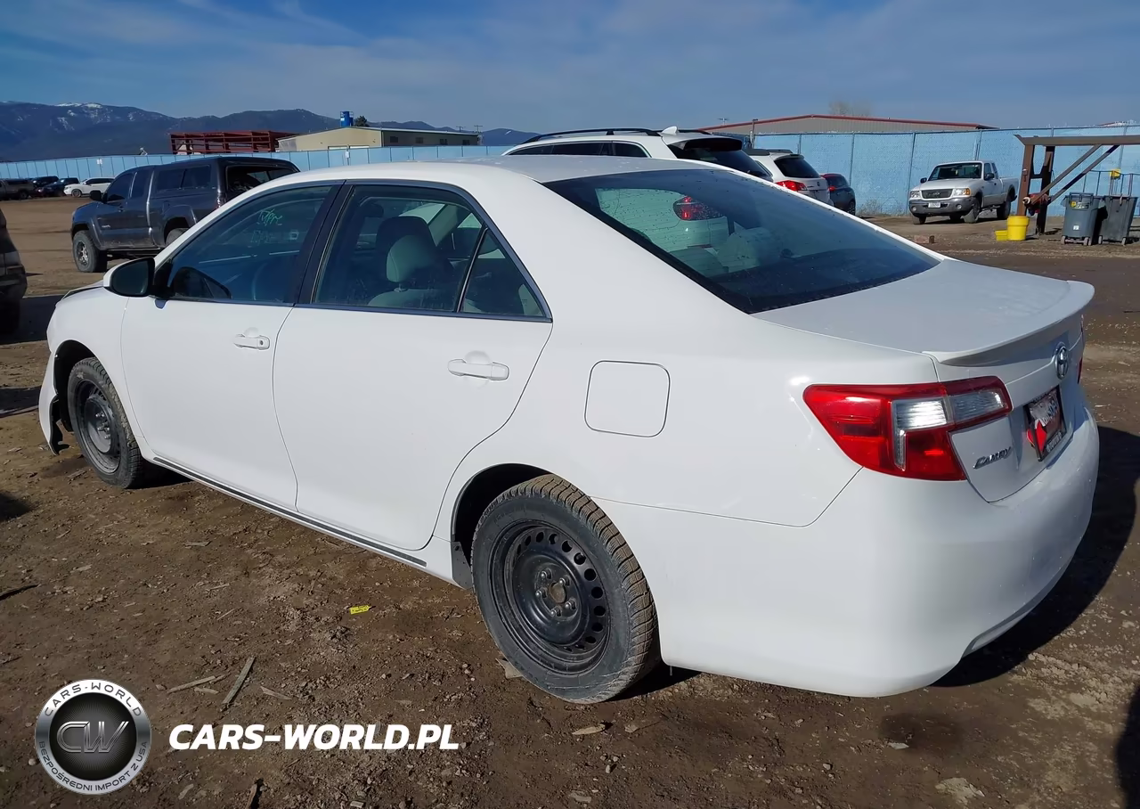 2014 Toyota Camry Le VIN:4T4BF1FK6ER374961 - 3