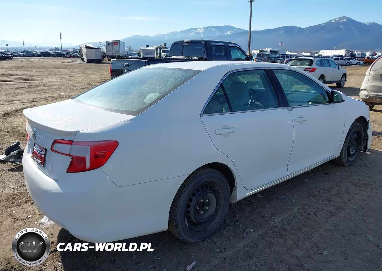 2014 Toyota Camry Le VIN:4T4BF1FK6ER374961 - 4