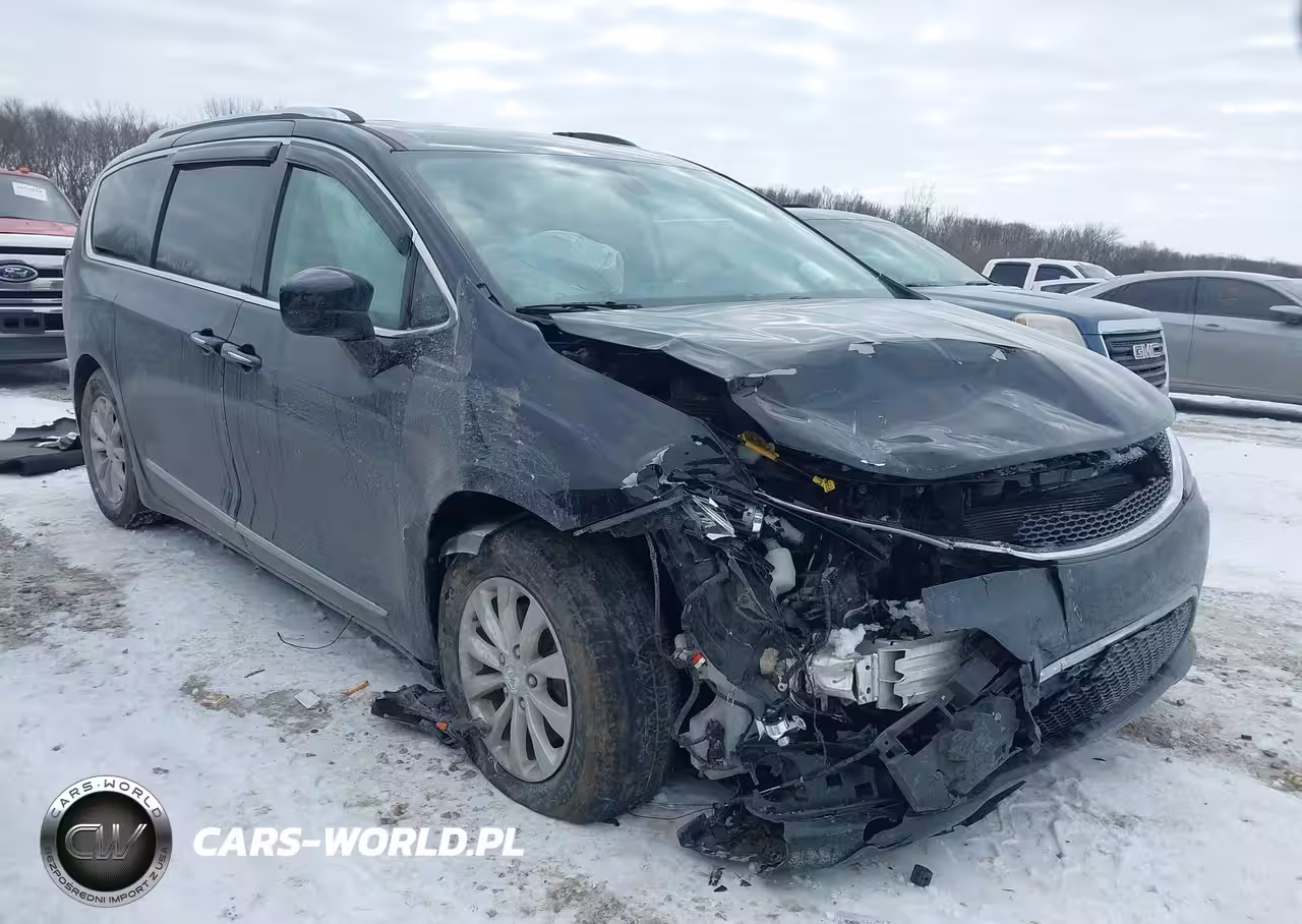 2018 Chrysler Pacifica Touring L Plus