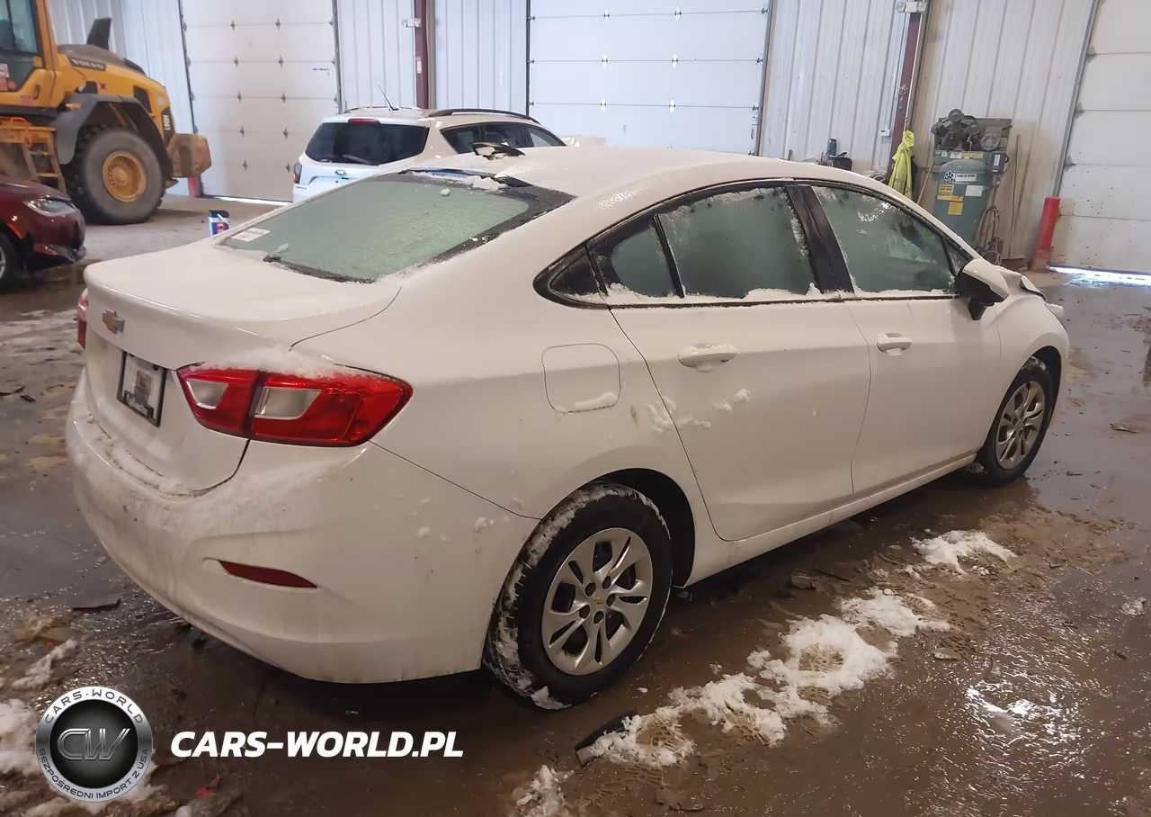 2019 Chevrolet Cruze Ls VIN:1G1BC5SM0K7136466 - 4