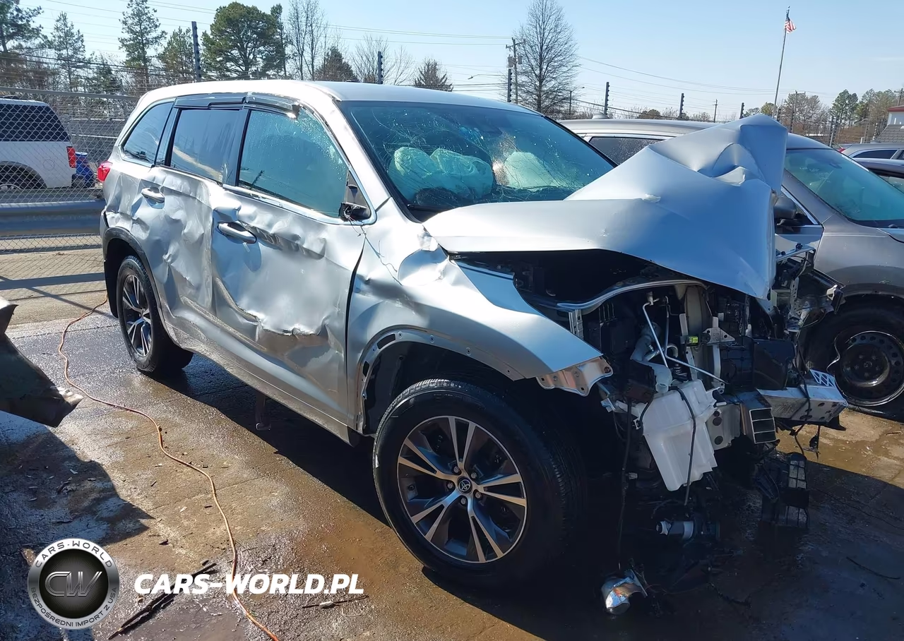 2017 Toyota Highlander Le Plus – zdjęcie 1 z 18