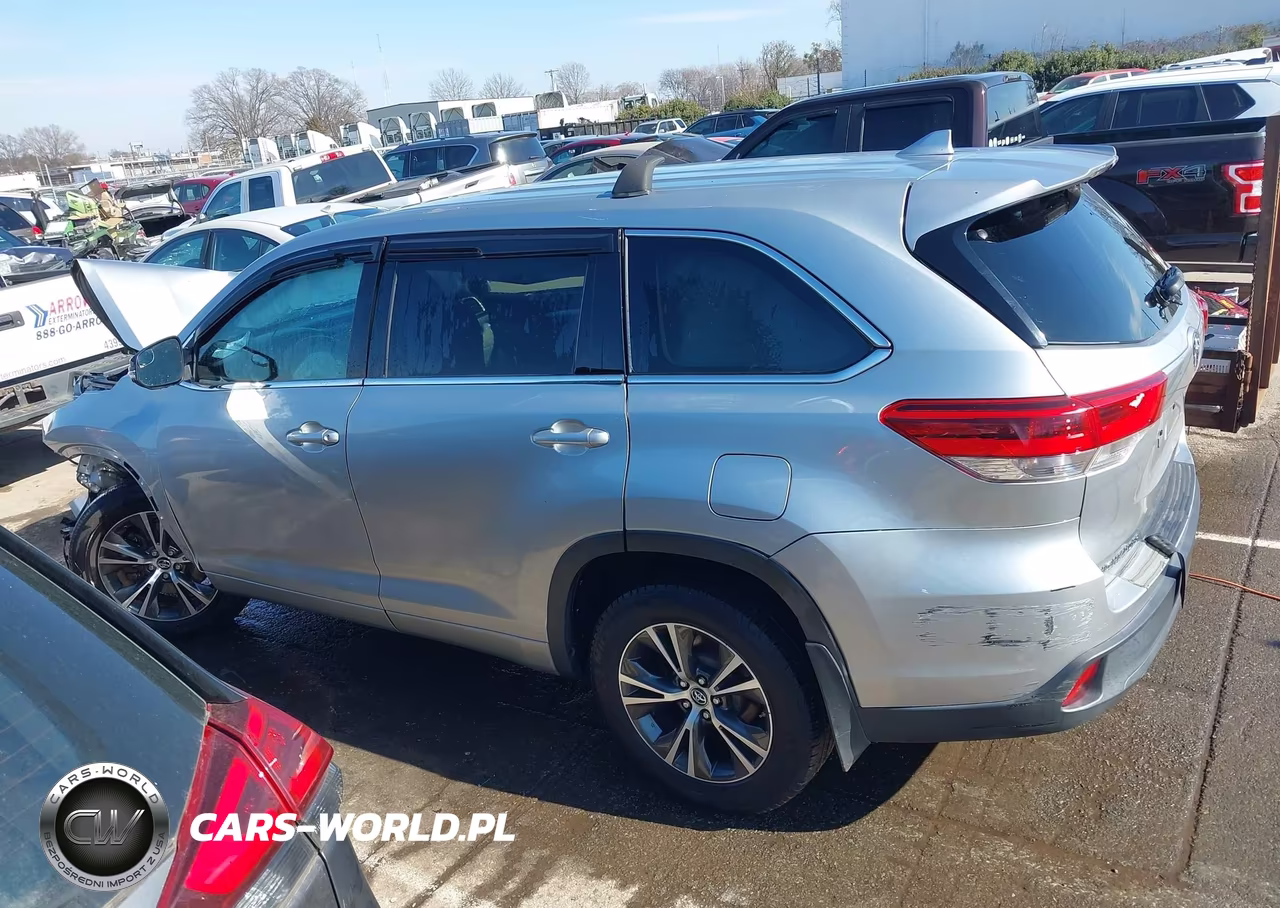 2017 Toyota Highlander Le Plus VIN:5TDBZRFHXHS357730 - 14
