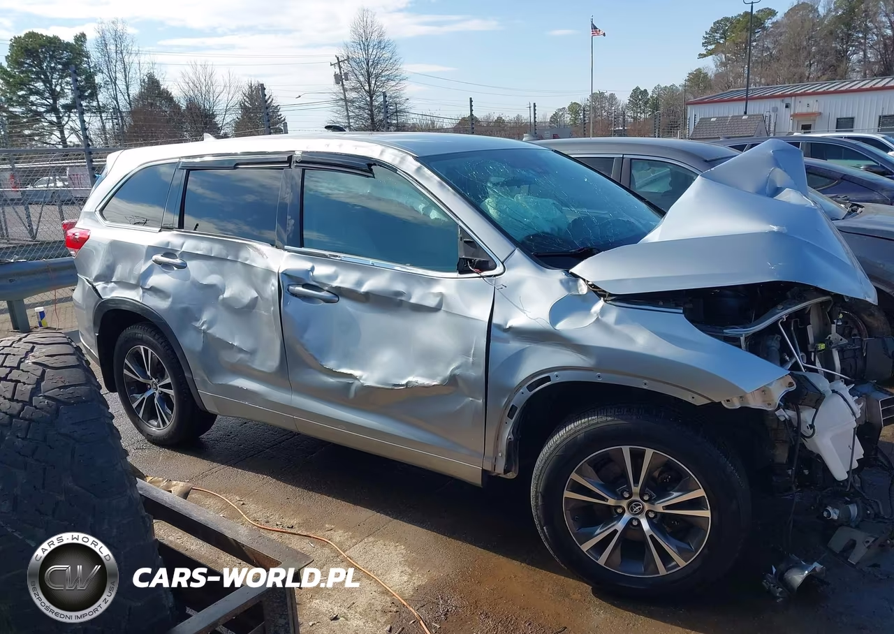 2017 Toyota Highlander Le Plus VIN:5TDBZRFHXHS357730 - 17