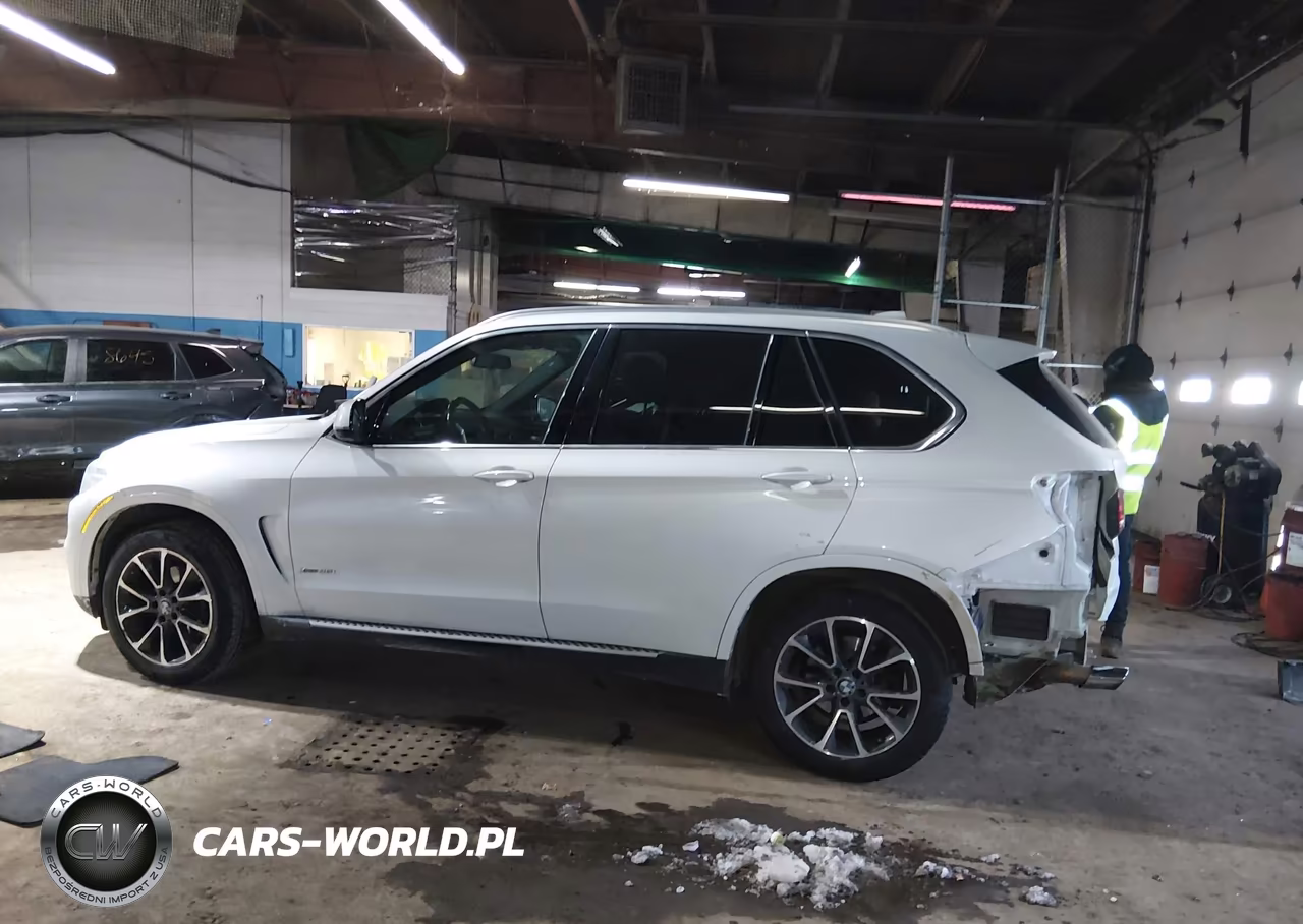 2017 BMW X5 xDrive35I VIN:5UXKR0C53H0V64953 - 14