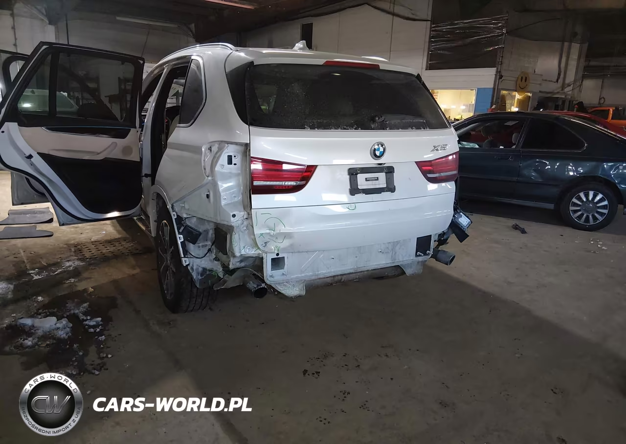 2017 BMW X5 xDrive35I VIN:5UXKR0C53H0V64953 - 6
