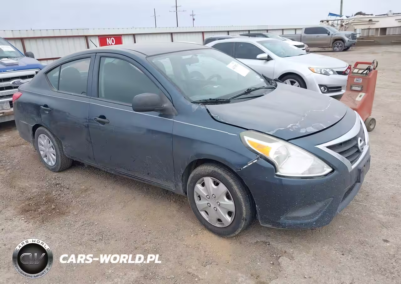 2015 Nissan Versa 1.6 S+