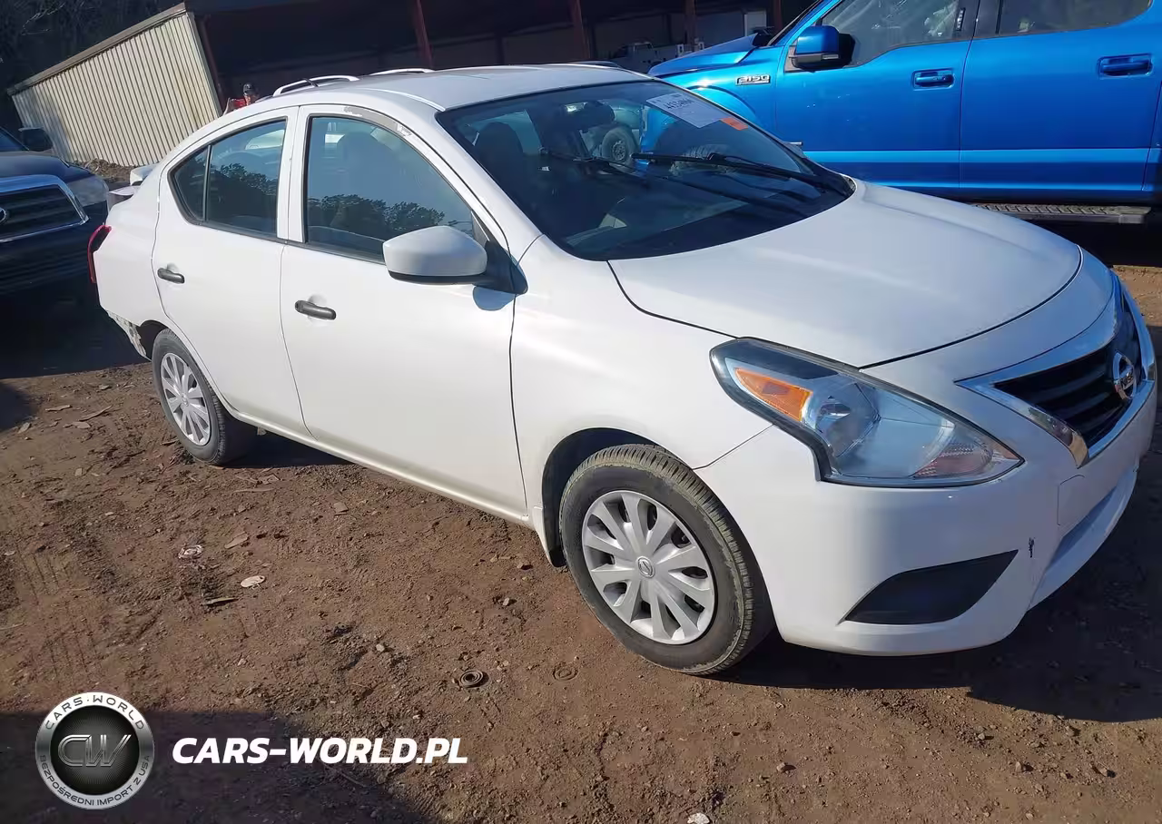 2017 Nissan Versa 1.6 S+