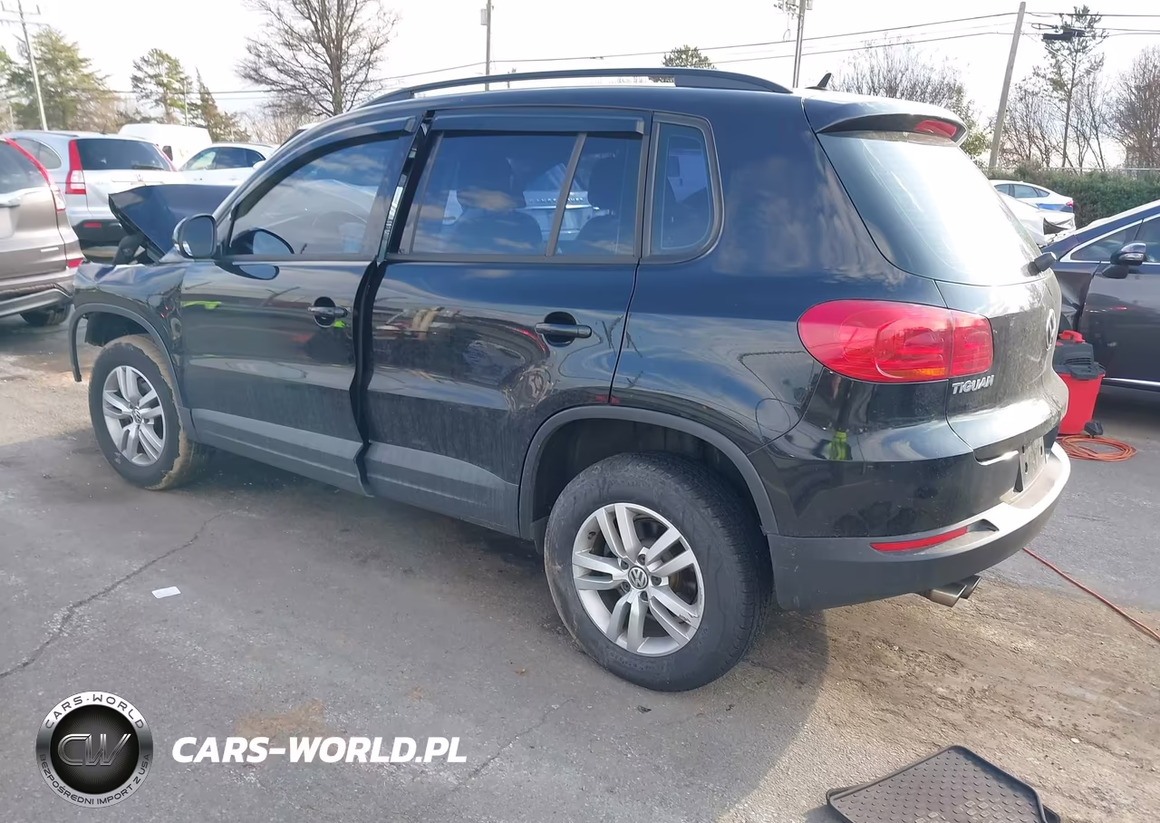 2016 Volkswagen Tiguan S VIN:WVGAV7AX5GW520045 - 3