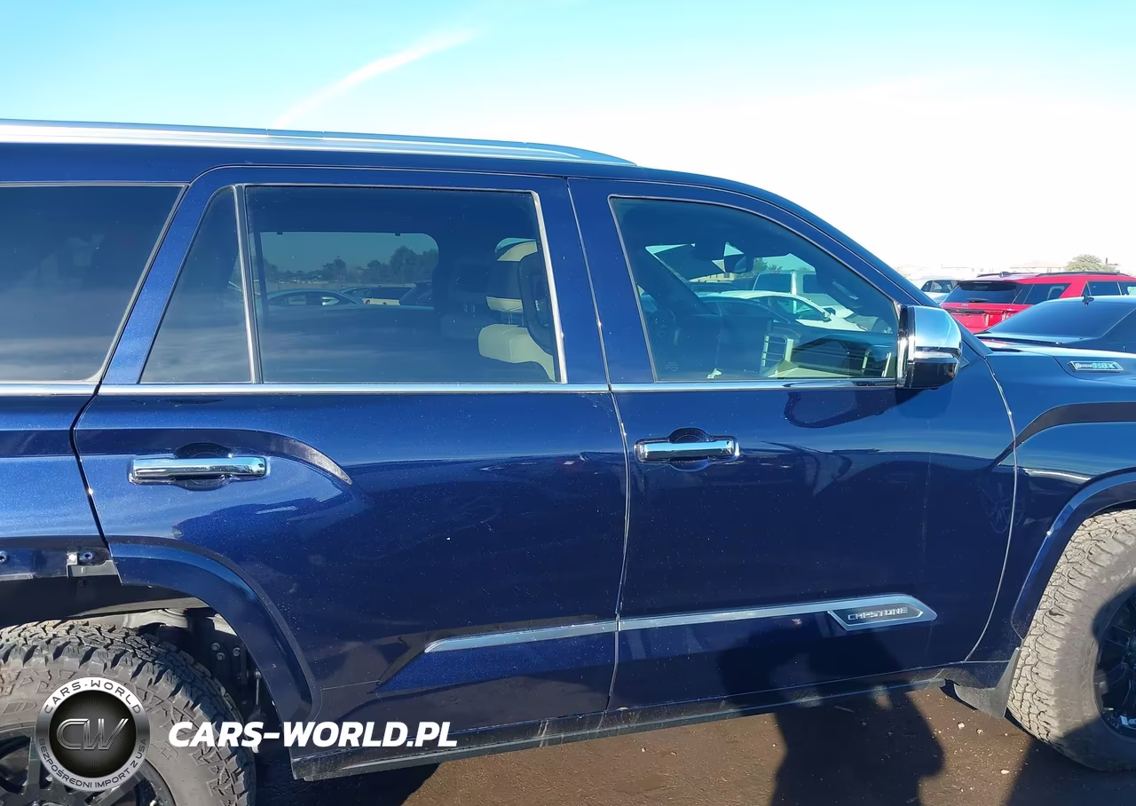 2024 Toyota Sequoia Capstone VIN:7SVAAABAXRX024670 - 14