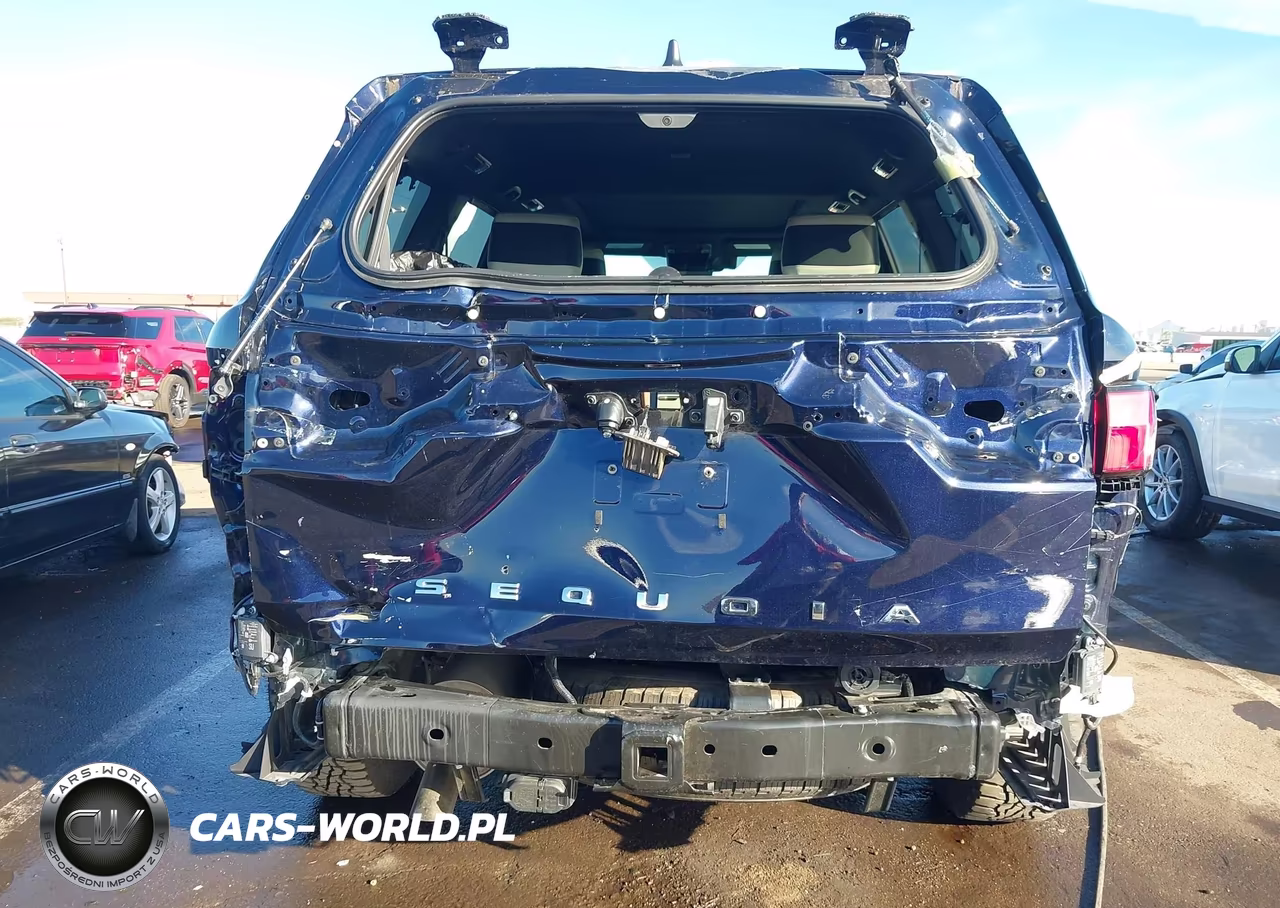 2024 Toyota Sequoia Capstone VIN:7SVAAABAXRX024670 - 17