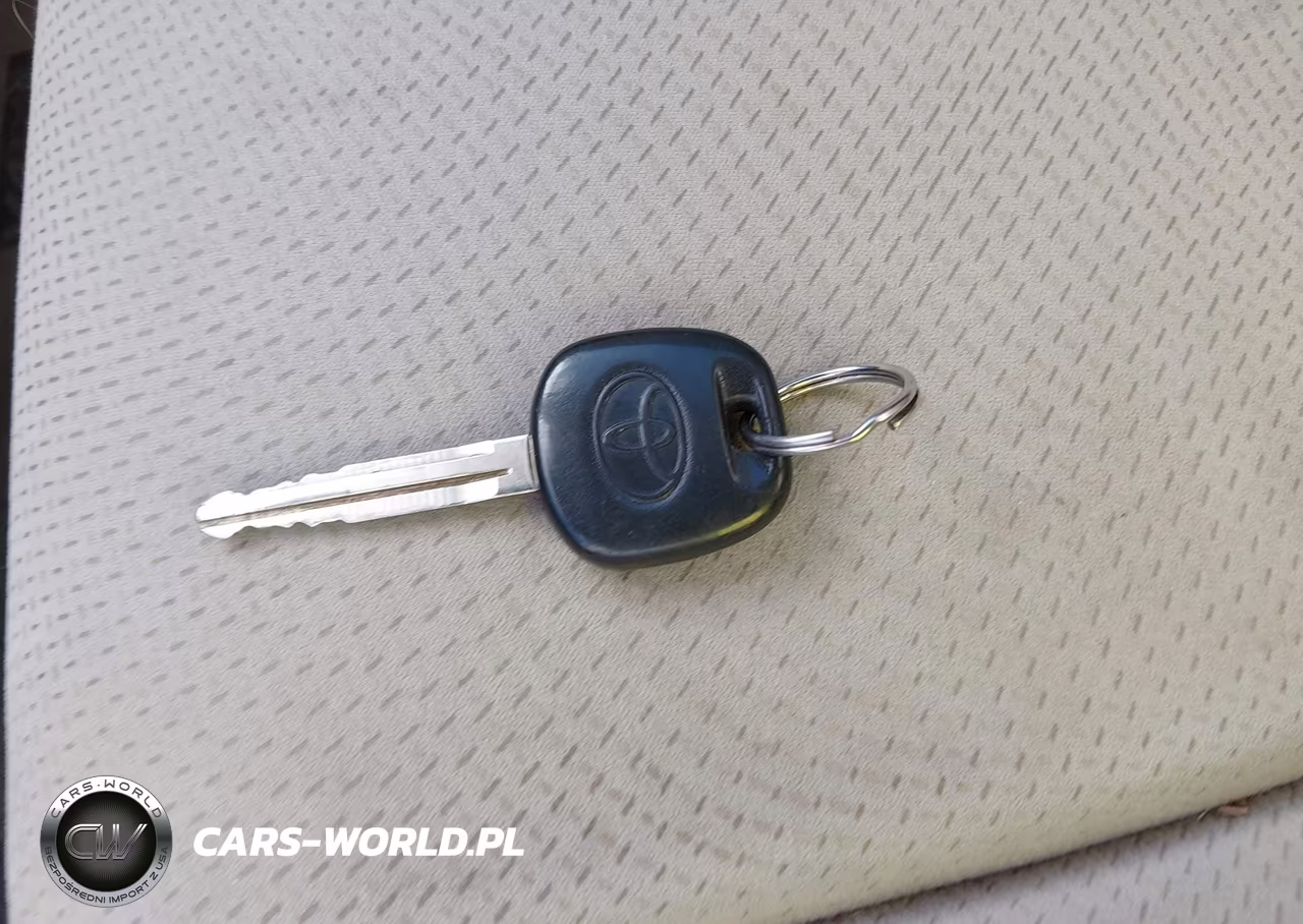 2010 Toyota Yaris VIN:JTDBT4K3XA1374514 - 11