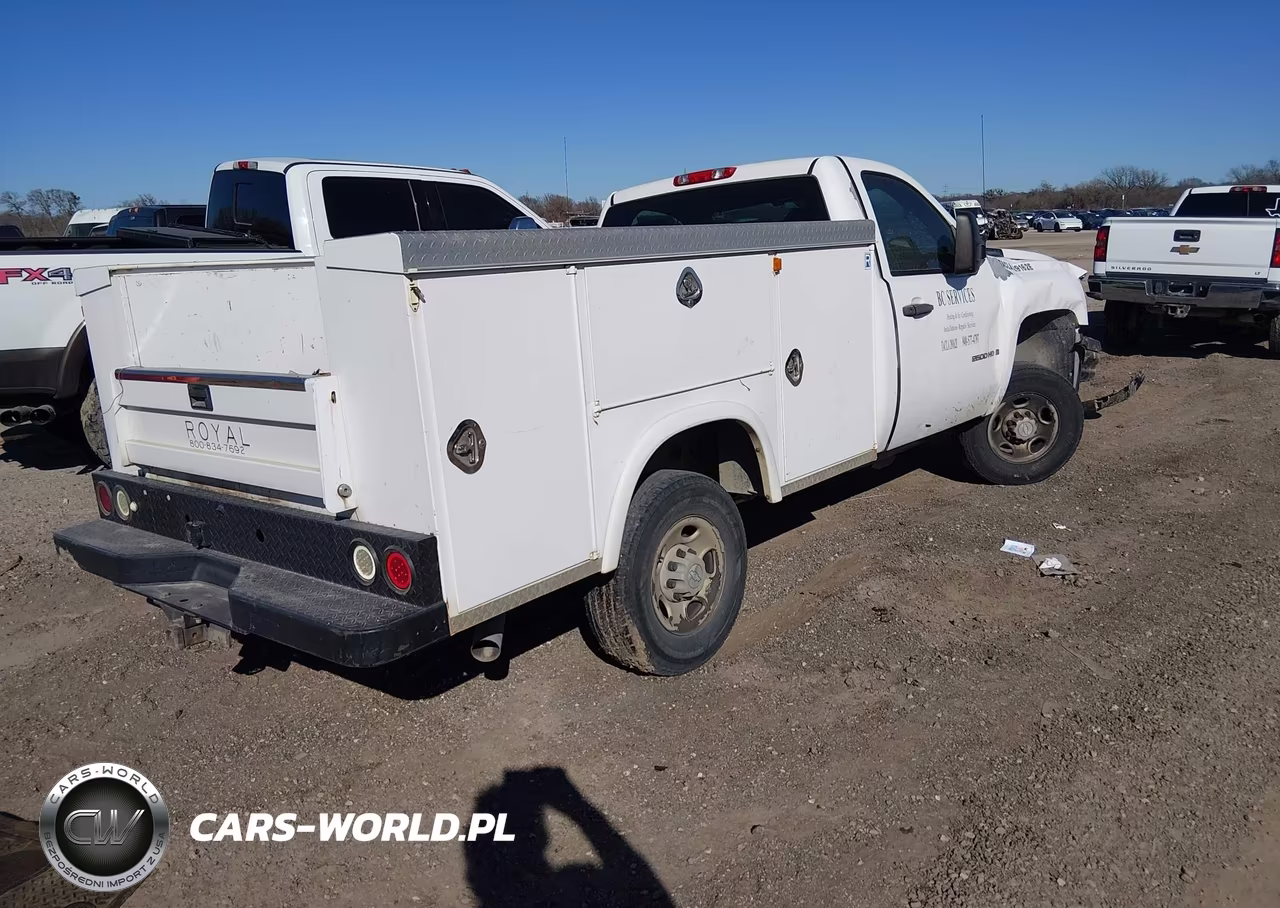 2008 Chevrolet Silverado 2500Hd Work Truck VIN:1GBHC24K78E109933 - 4