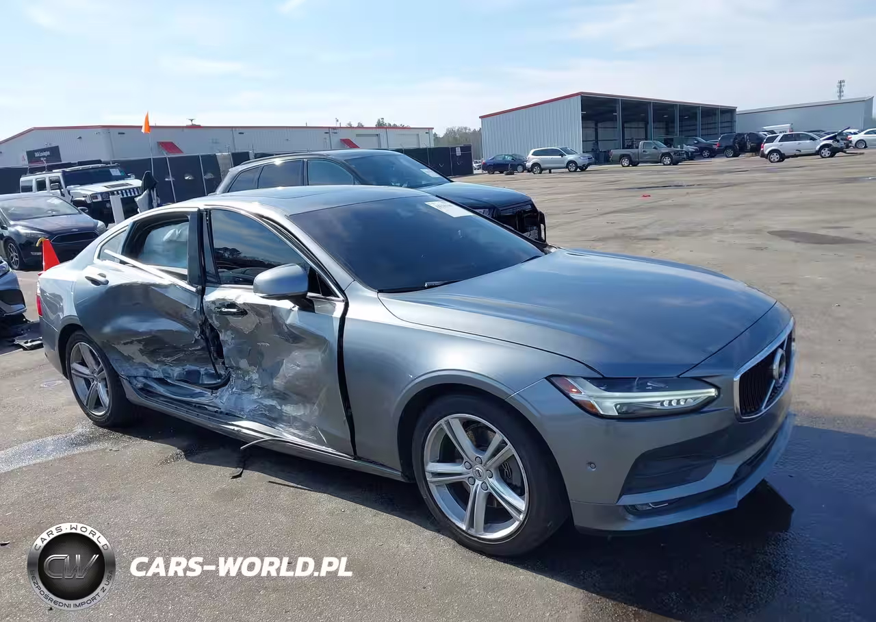 2018 Volvo S90 T5 Momentum