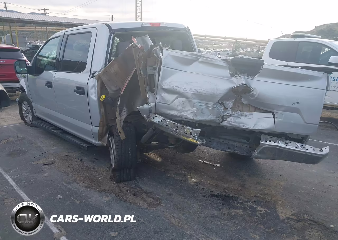 2018 Ford F-150 Xlt VIN:1FTEW1CB8JKE94220 - 3