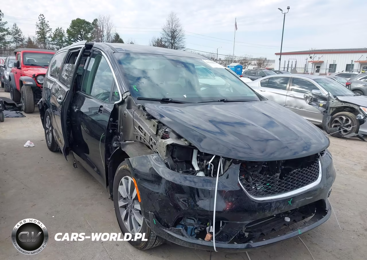 2024 Chrysler Pacifica Hybrid Select