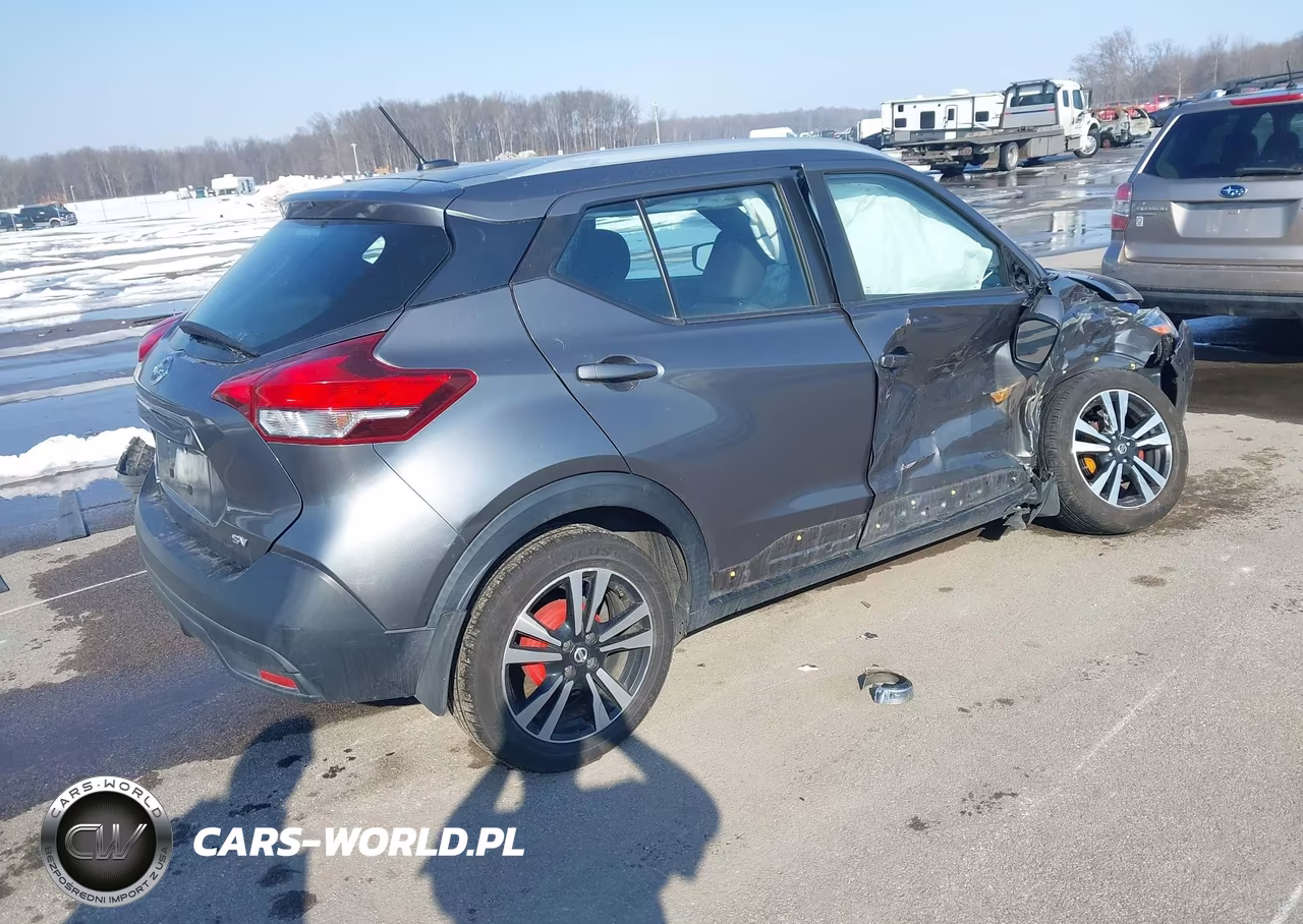 2019 Nissan Kicks Sv VIN:3N1CP5CU3KL483304 - 4
