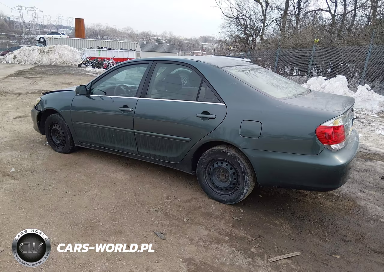 2005 Toyota Camry Le VIN:4T1BE30KX5U045701 - 3