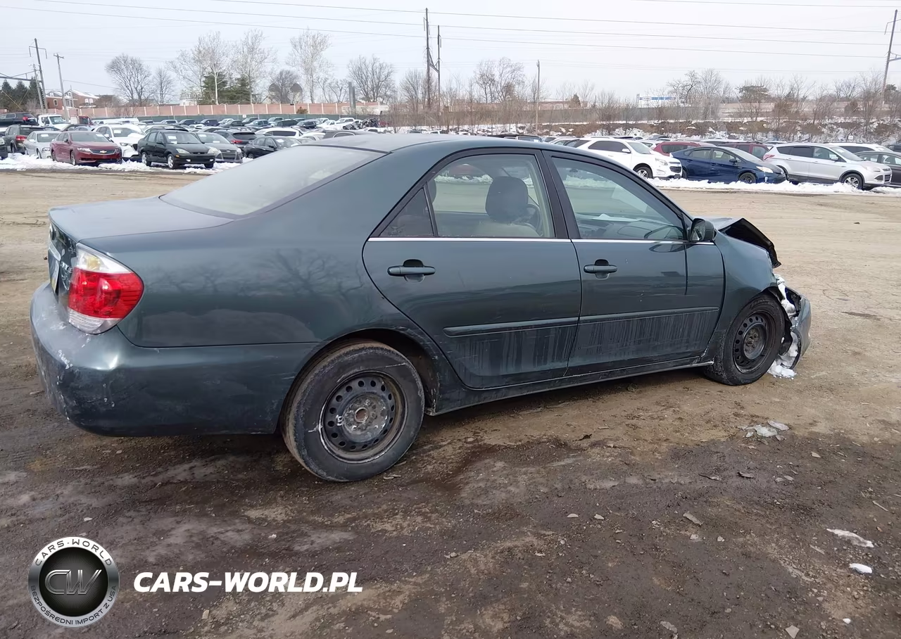 2005 Toyota Camry Le VIN:4T1BE30KX5U045701 - 4