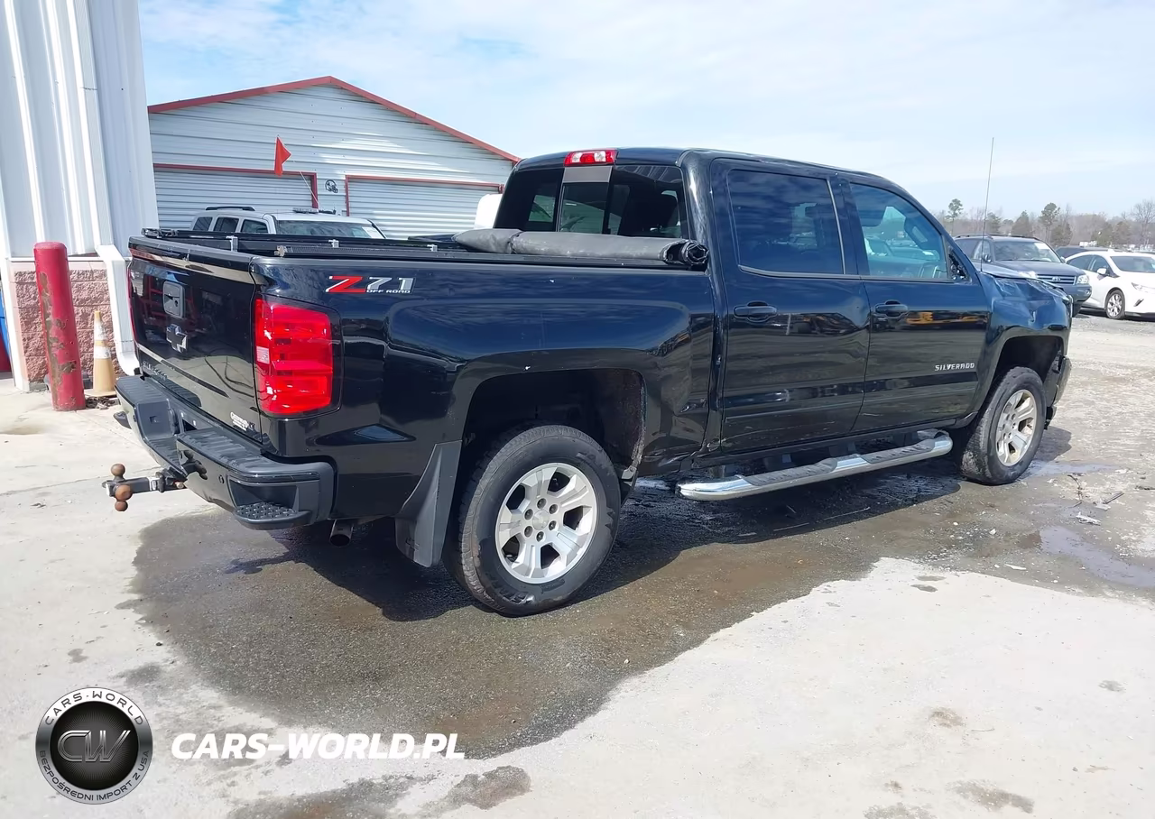 2018 Chevrolet Silverado 1500 2Lt VIN:3GCUKREC1JG444830 - 4